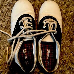 Girl black n white saddle shoes